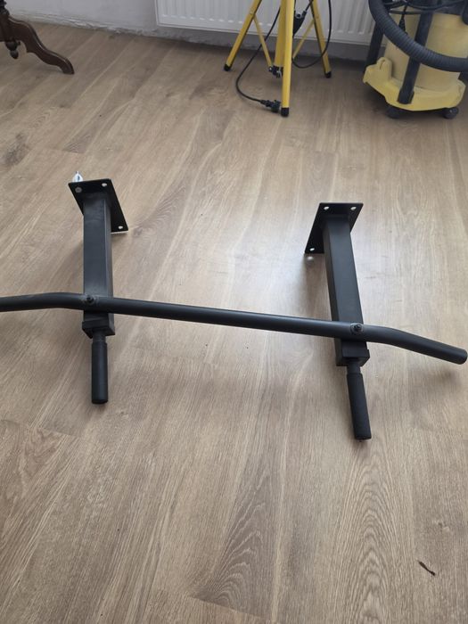 Solidny drążek do podciągania ścienny – udźwig do 350 kg, szerokość 96 cm