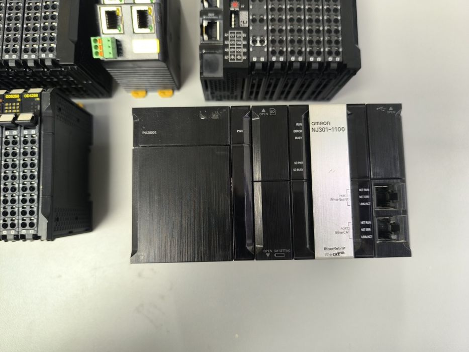 Material automação OMRON