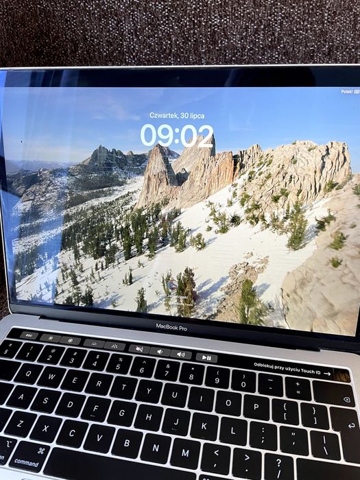 MacBook Pro A2159 8GB RAM 256GB Intel Core i5 uszkodzona matryca