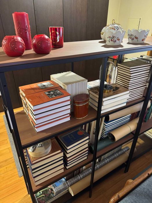 Prateleiras venda - em ótimo estado