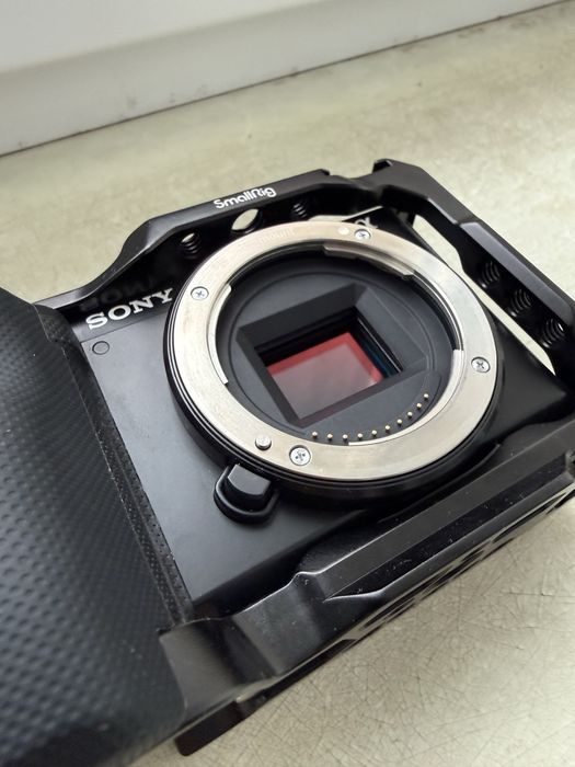 Sony ZV-E10, клетка SmallRig, dummy-battery, вентилятор