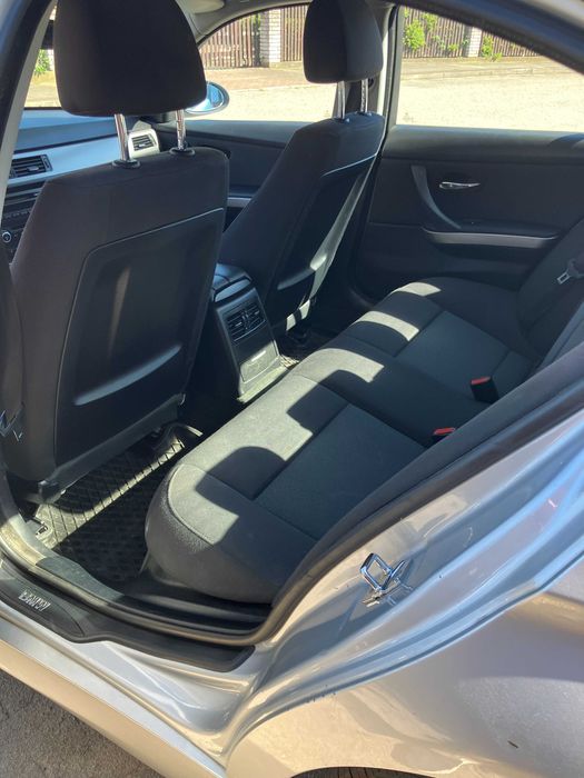 BMW E 90 318d 2008r
