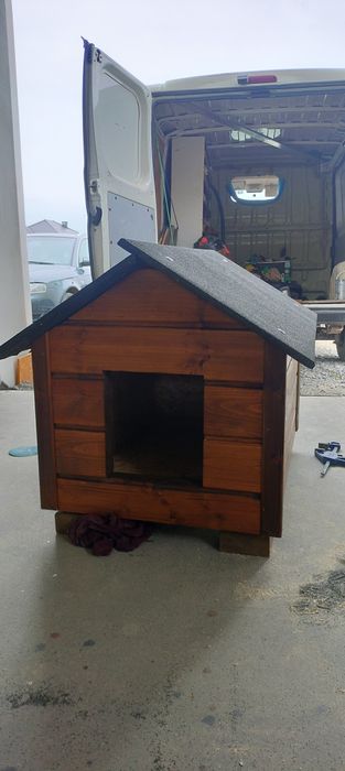 Buda dla psa ocieplona