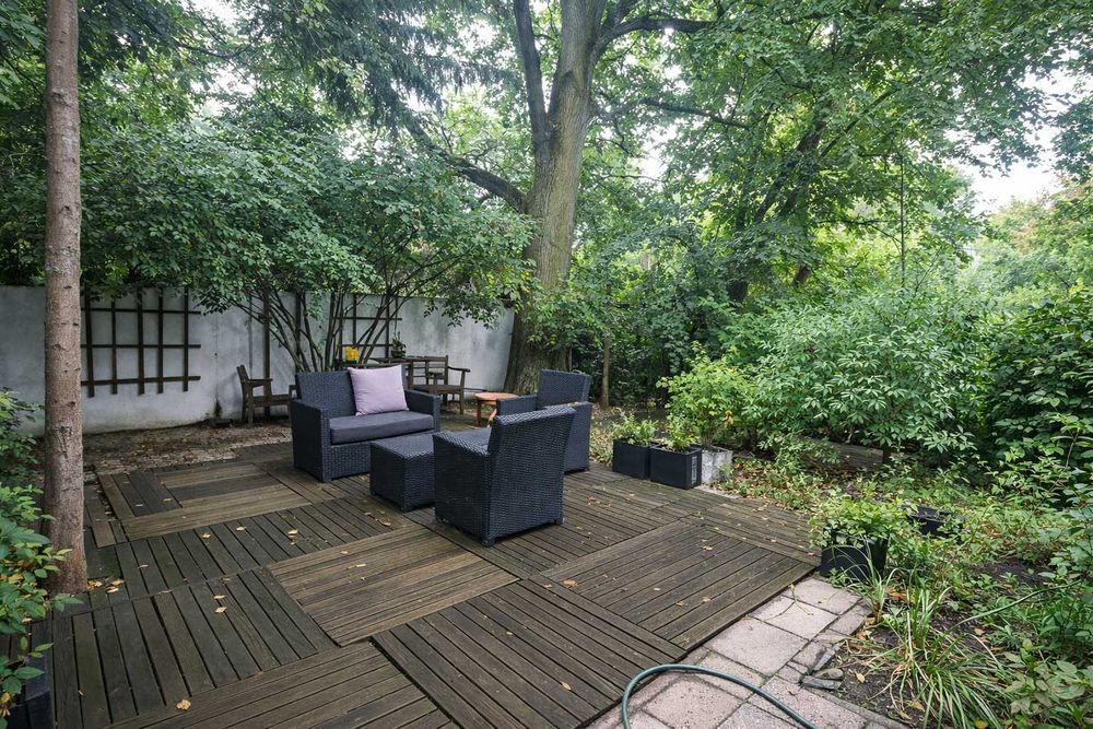 Klimatyczny wolnostojący dom na firmę - Saska Kępa