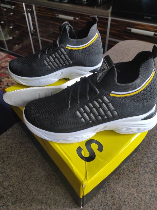 Классные женские кроссовки