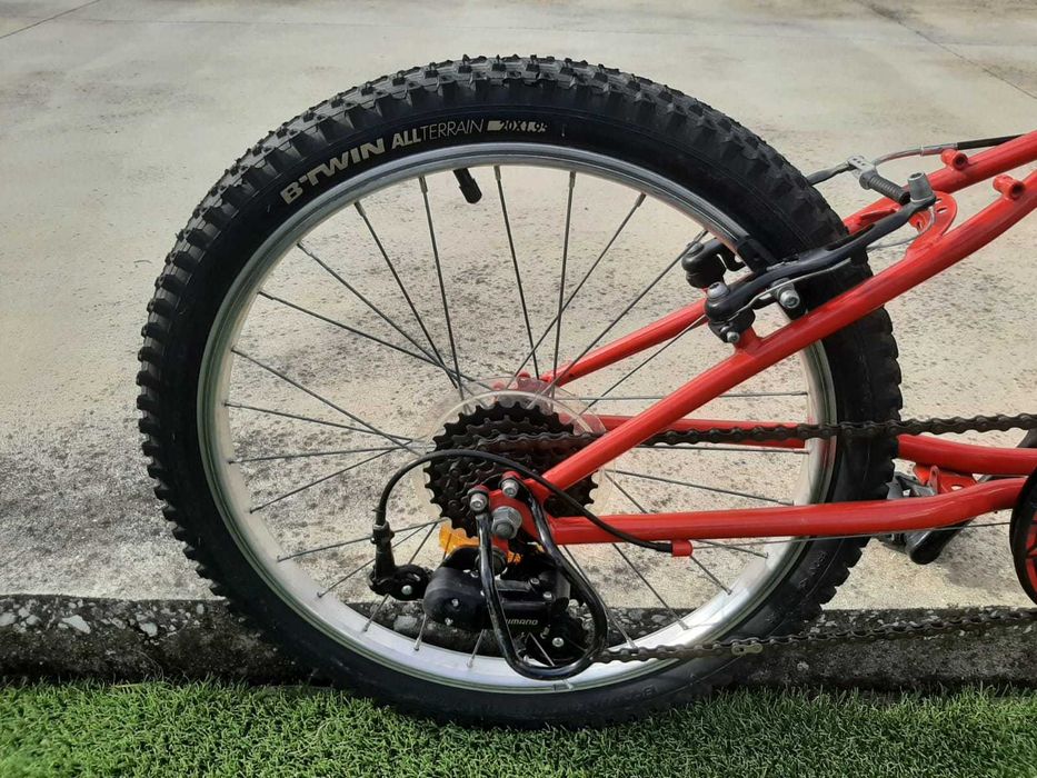 Bicicleta Criança Roda 20” B’Twin - Vermelha