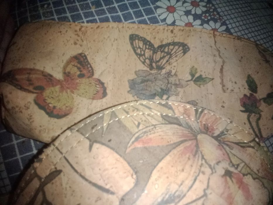 Neesecaire e estojo sem defeitos novo cortiça