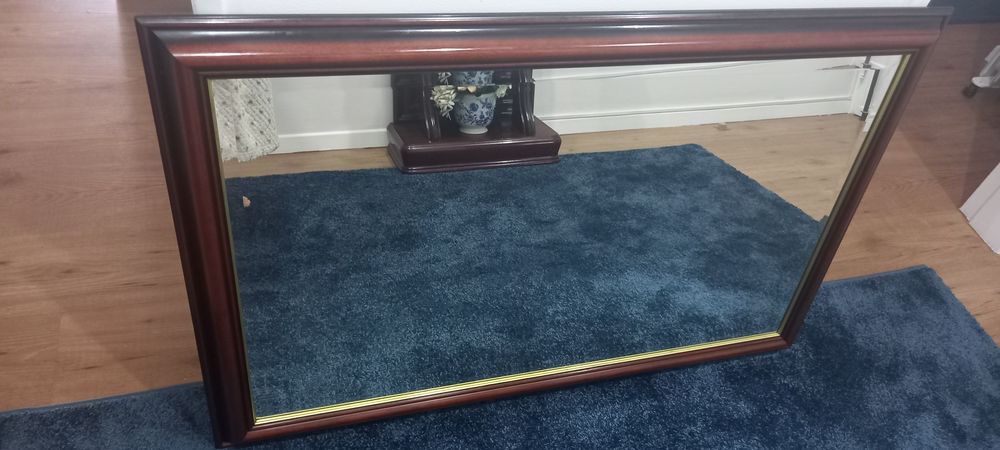 Vendo lindo espelho de moldura de madeira como novo com pouco usado