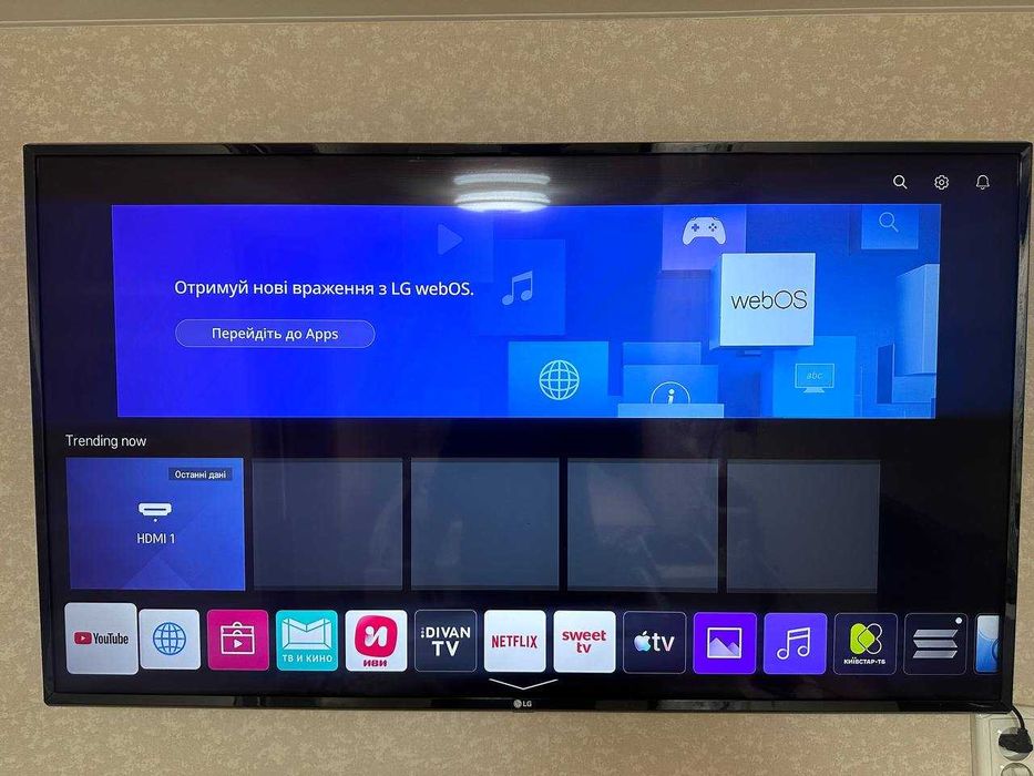 Телевизор LG 49 дюймов  webOS TV UM7050PLF