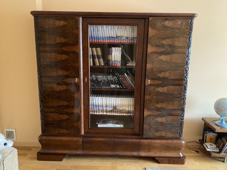 Biblioteczka art deco po renowacji