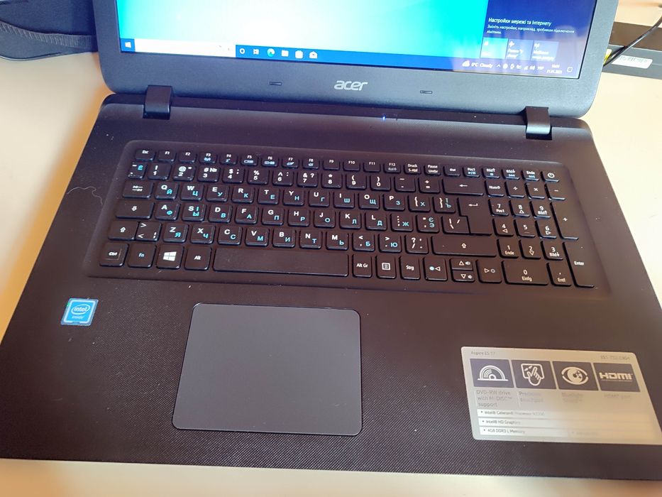 Ноутбук Acer Aspire ES1-732-C9D4