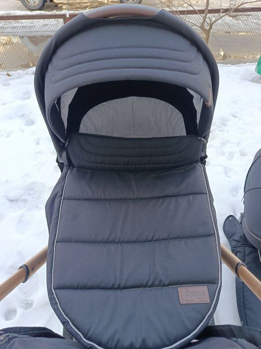 Продам каляску карела 2 в 1 в ідеальне состоянія ціна 5500 договірна