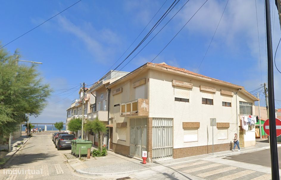 Venda de uma divisa de 25% em Espinho — Espinho, Aveiro