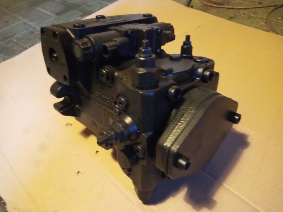 Hydrostat Pompa jazdy A4VG  56