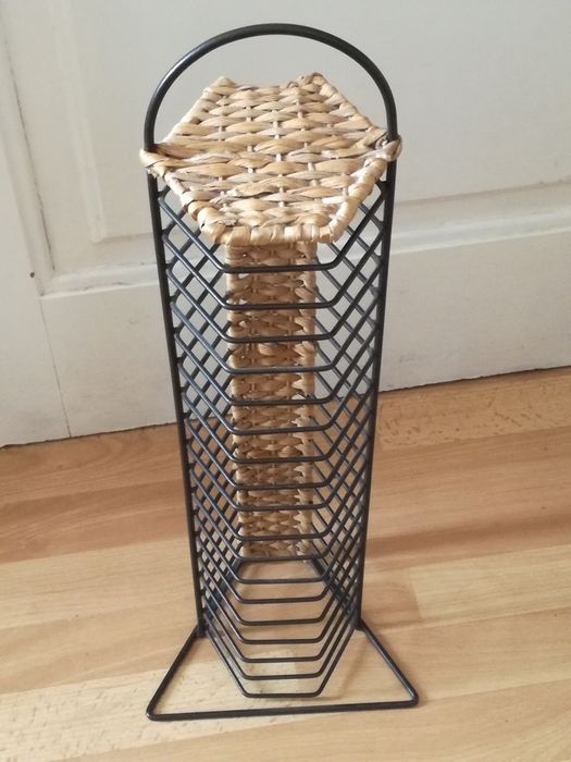 Porta Cds em verga e ferro