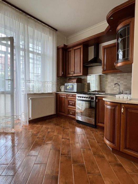 Оренда 1 кімн. Квартири по вул. Єфремова 75