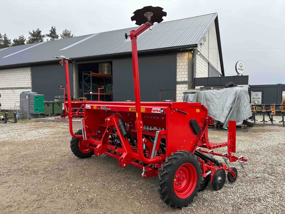 Siewnik zbożowy Ozduman Anatolia 25, 3m, dwutalerzowy, ścieżki