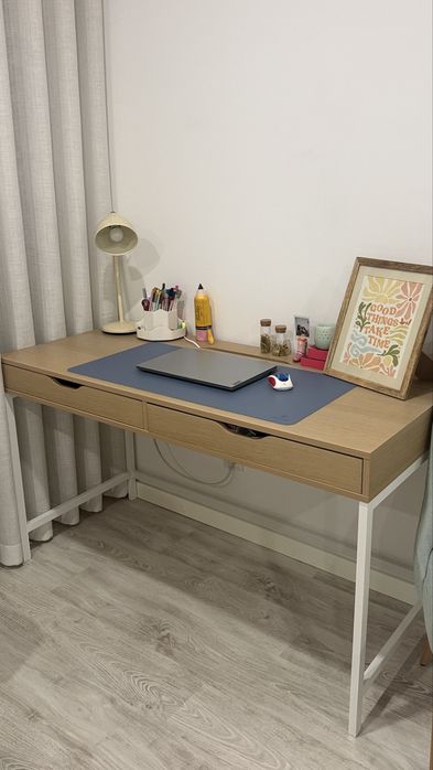 Secretaria do IKEA ALEX