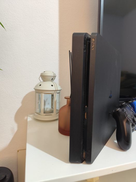 PlayStation 4 Slim