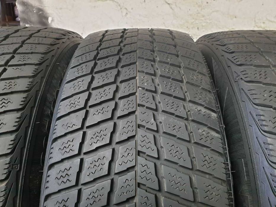 Cztery Opony zimowe 235/60R17 5,8mm Nexen WinGuard SUV