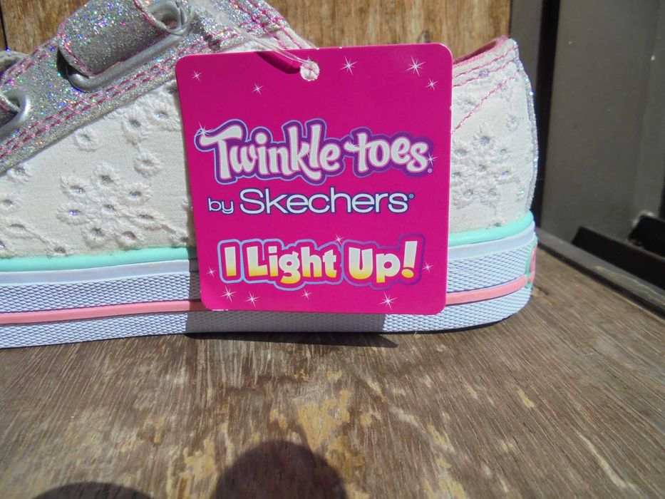 ténis de menina da marca Skechers novas