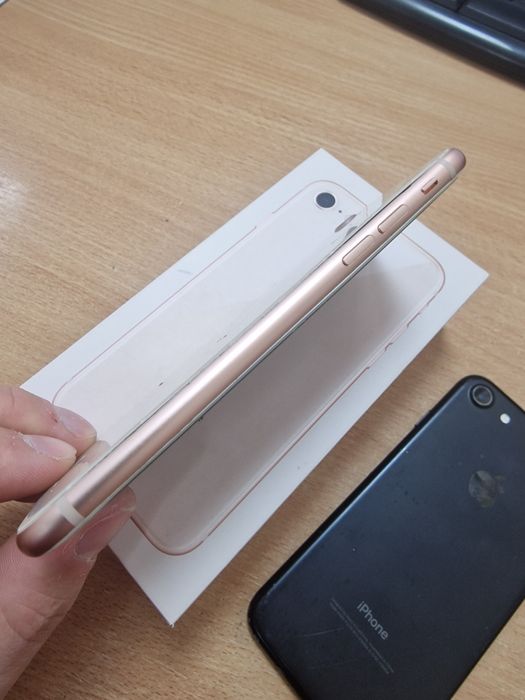 Продам iPhone 7 та iPhone 8 (як є, під відновлення/на запчастини) ціна за два
