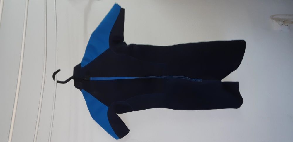 Fato de agua curto - 12 anos - usado como novo