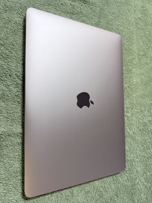 Apple MacBook Air 2018 13" 8/256GB стан 8/10 10900 грн.