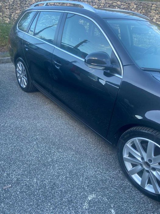 VW Golf Variant 2.0 TDI 140cv Highline — Muito Estimada