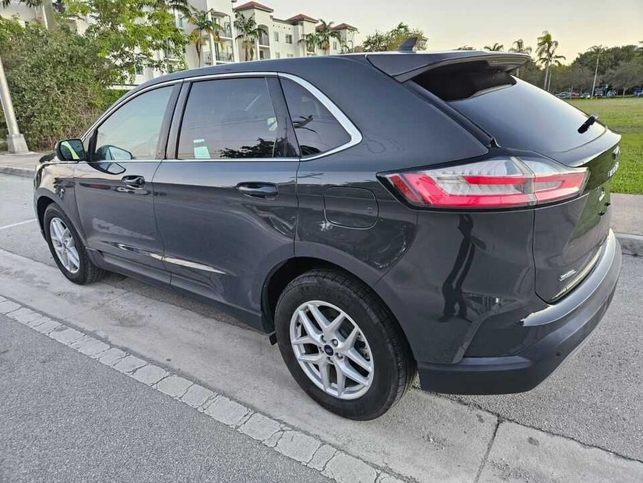 2021   Ford Edge