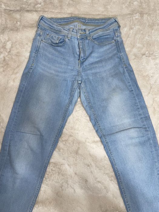 Calças de ganga estilo mom jeans