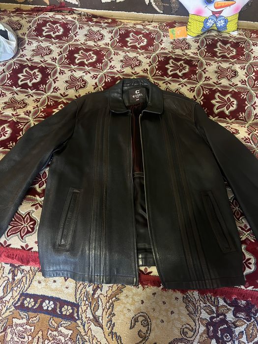 Шкіряна куртка Б/У але у використані не була