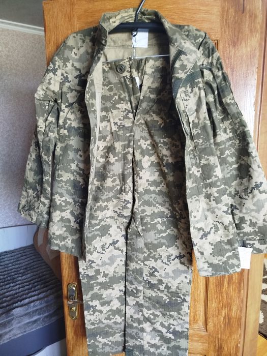 Костюм чоловічий