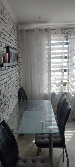 квартира трьох кімнатна