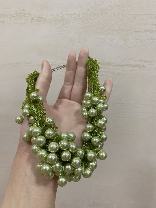 Намисто з зелених перлин ручної роботи