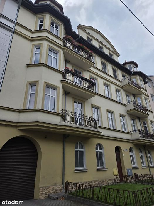 Przestronne mieszkanie z dwoma balkonami w kamienicy