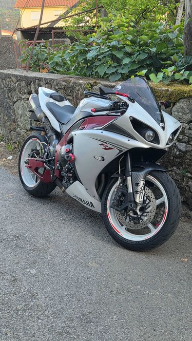 Yamaha r1 2009 muito estimada