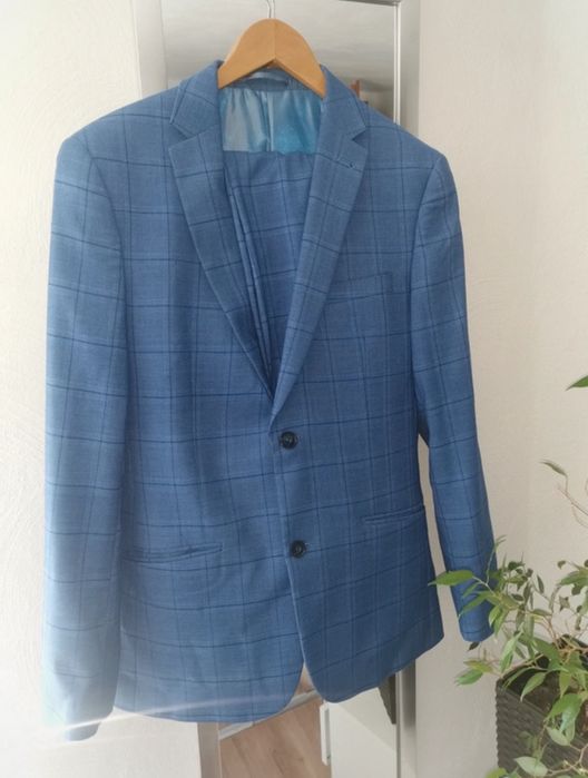 Garnitur męski niebieski