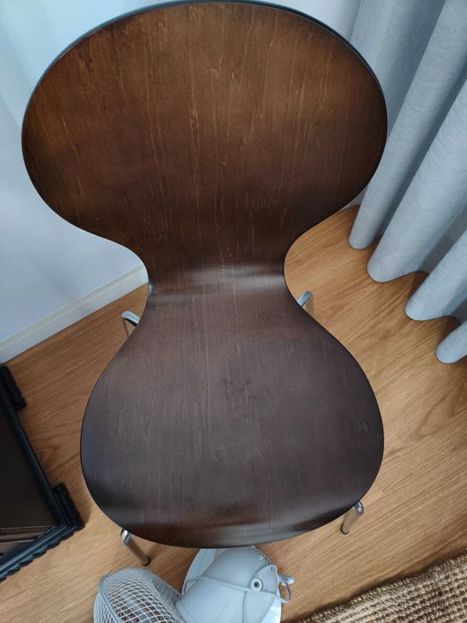 Conjunto : mesa e cadeiras
