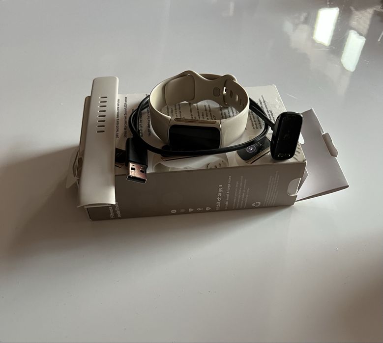 Opaska Fitbit Charge 5, soft GOLD