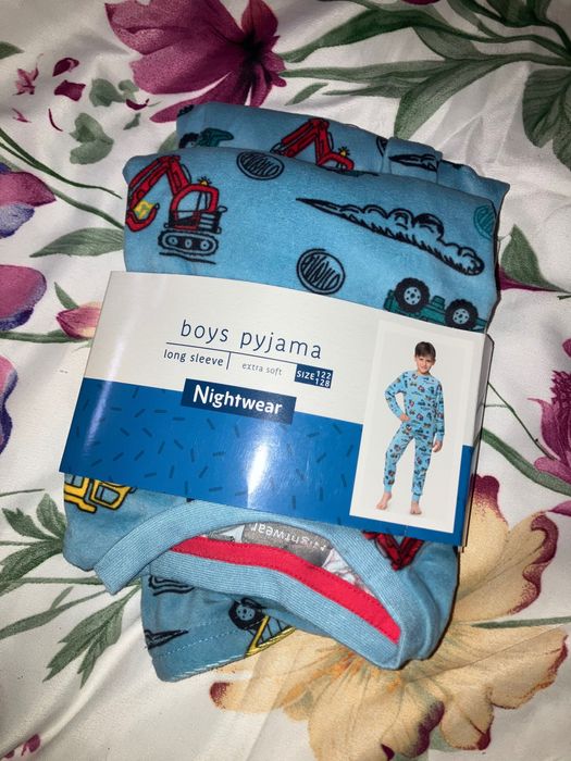 Welurowa piżamka pojazdy