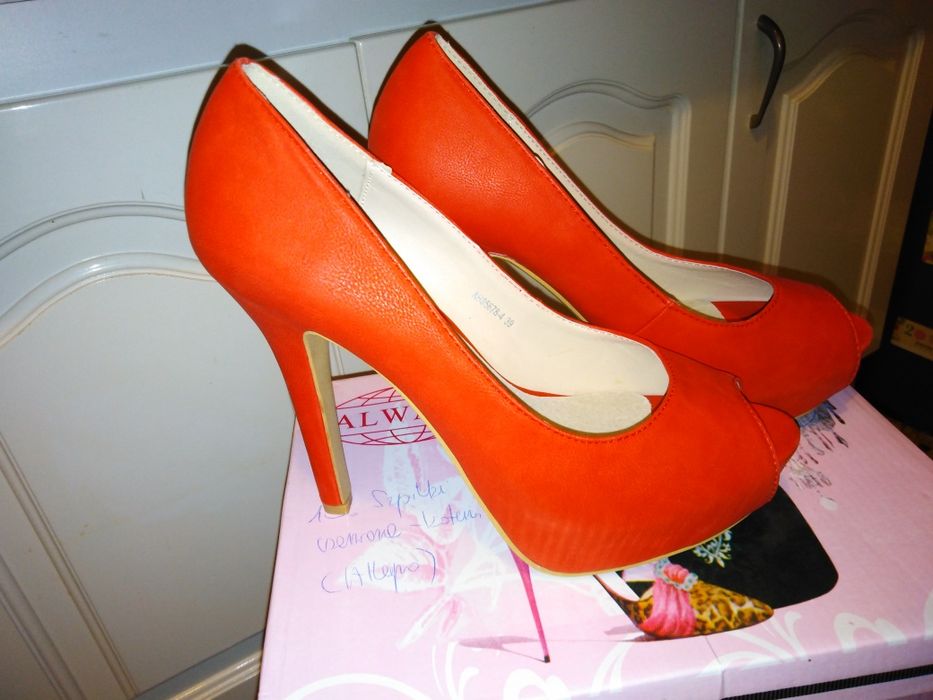 Buty szpilki czerwone r. 39 Nowe
