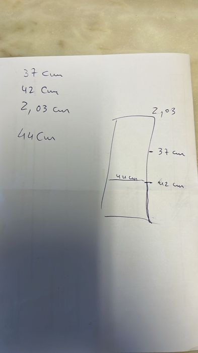 Estante em madeira maciça em ótimo estado