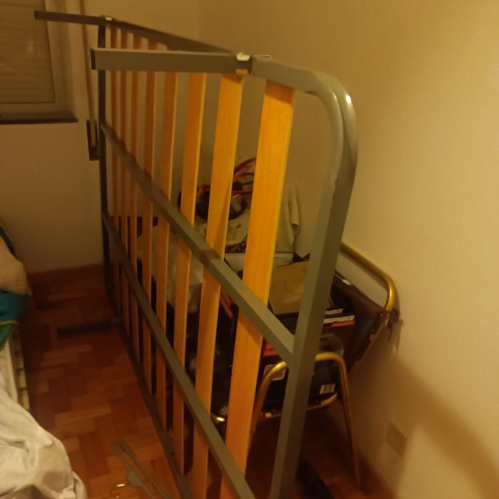 Cama e estrado madeira
