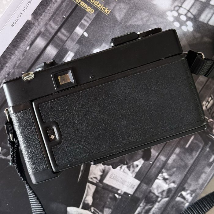 Konica C35AF плівковий фотоапарат