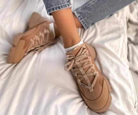 Жіночі кросівки Dior -connect nude