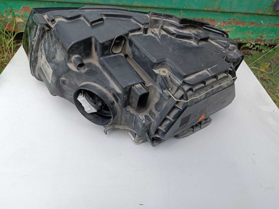 AUDI A5 8T Prawa lampa przód PRZEDNIA BI-XENON 8T0941004L