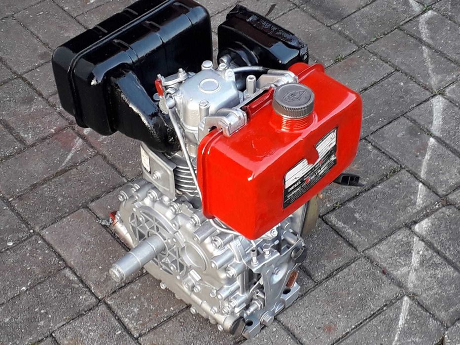 motor a gasoleo a trabalhar impecavel