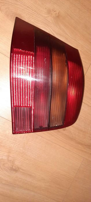 Lampa lewa tyl golf IV