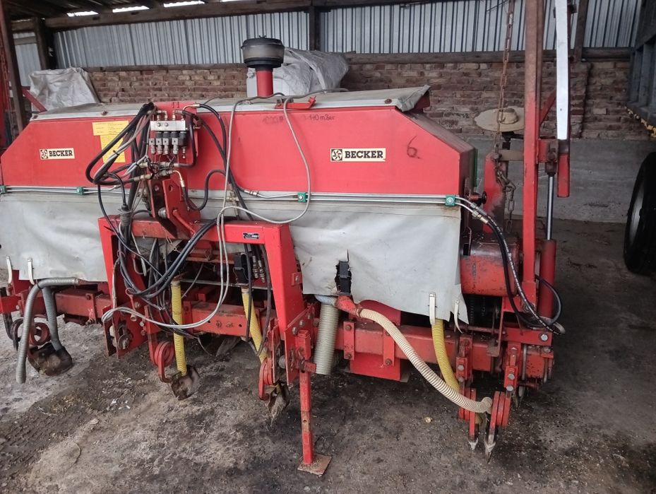 Siewnik kukurydzy Becker